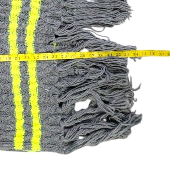 Steve Madden Womens Chartreuse and Gray Knit Poncho Size One Size - Picture 11 of 14